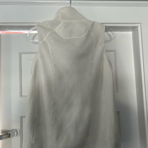 Patagonia Cream Fleece Vest - Picture 4 of 4